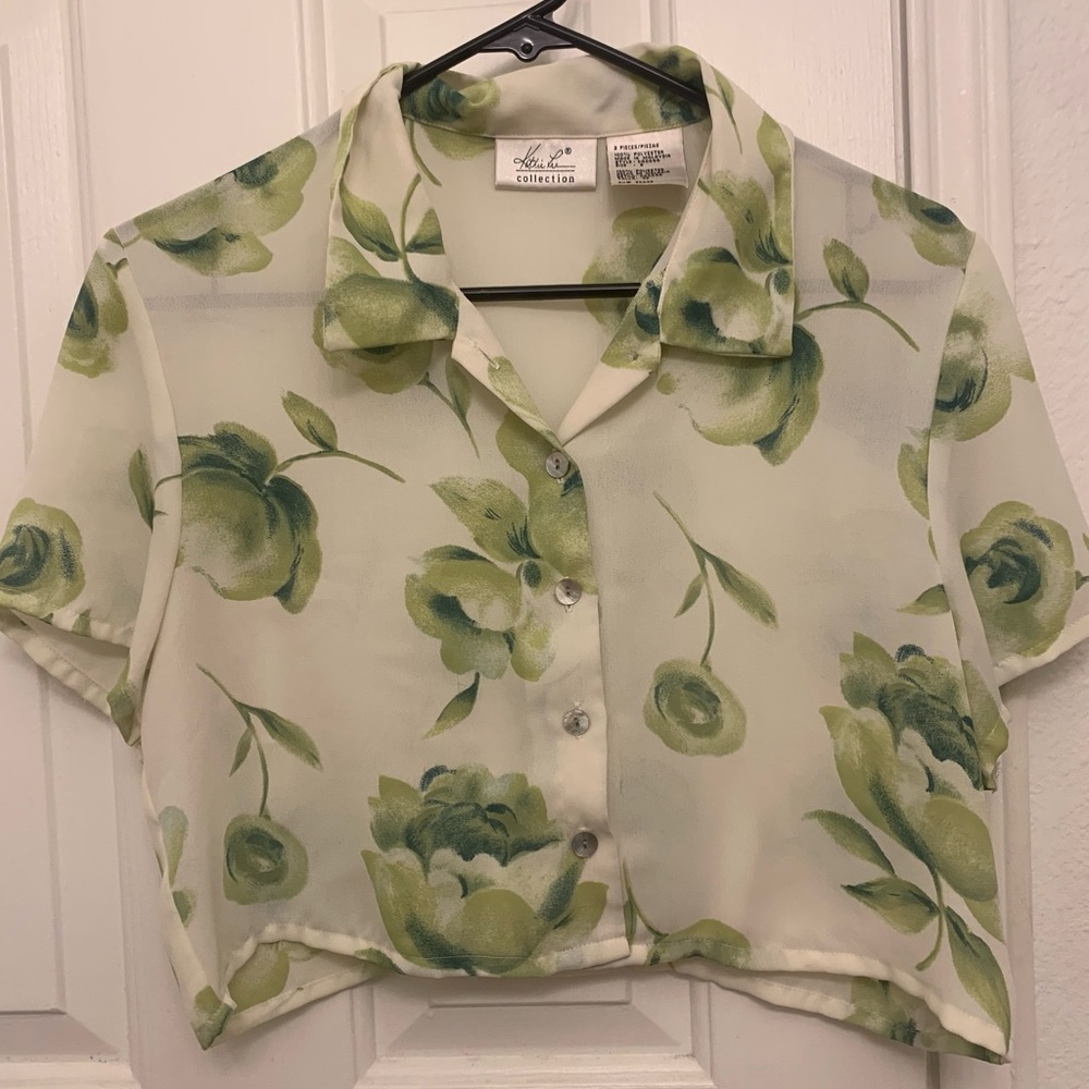 Kathie Lee Green Floral Cropped Button Up